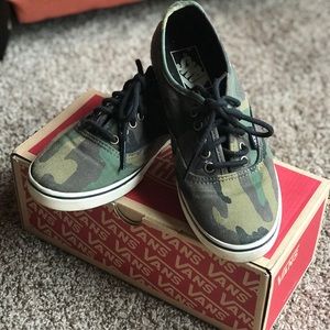 Camo VANS MENS 4.5 US WOMENS 6